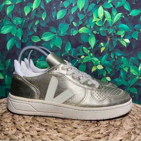 Veja Shoes - Veja v10 metallic gold white sneakers